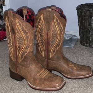 Ariat cowgirl boots.